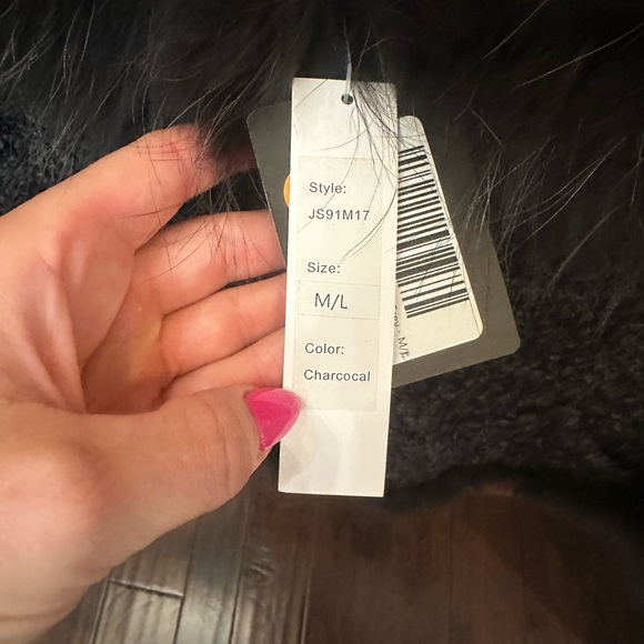 Fur trim pancho - Picture 3 of 4